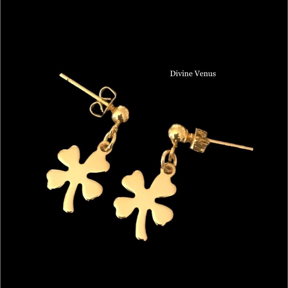 Good Luck Clover Stud Earrings • Gold Plated Stainless Steel